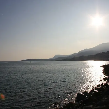 Victoria Palace Sea View Apartment *